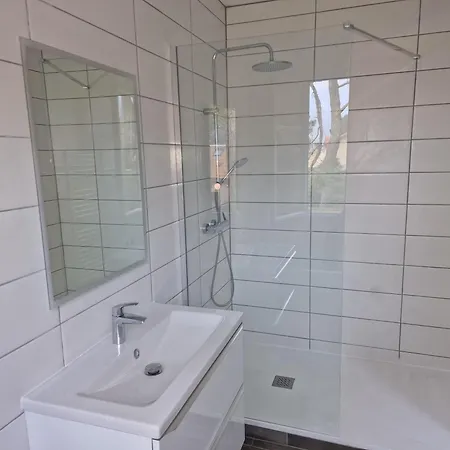 Les Pins Grand Duplex T5 Avec Jardin Les Plages A Pied Апартаменты *