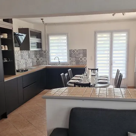 Les Pins Grand Duplex T5 Avec Jardin Les Plages A Pied *